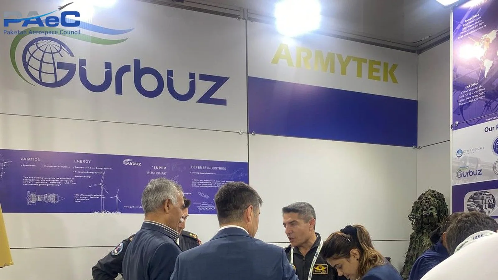 The FSDC Aerosolutions team with visitors on the Gürbüz Trade stand at IDEF 2025, Istanbul