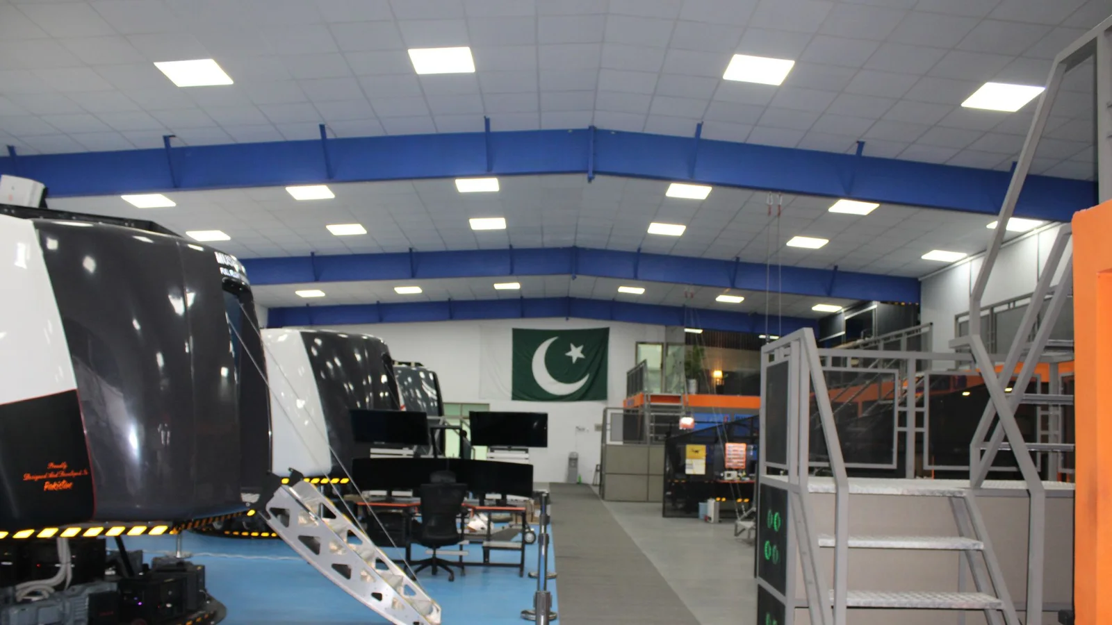 The FSDC Aerosolutions simulator assembly and testing facility
