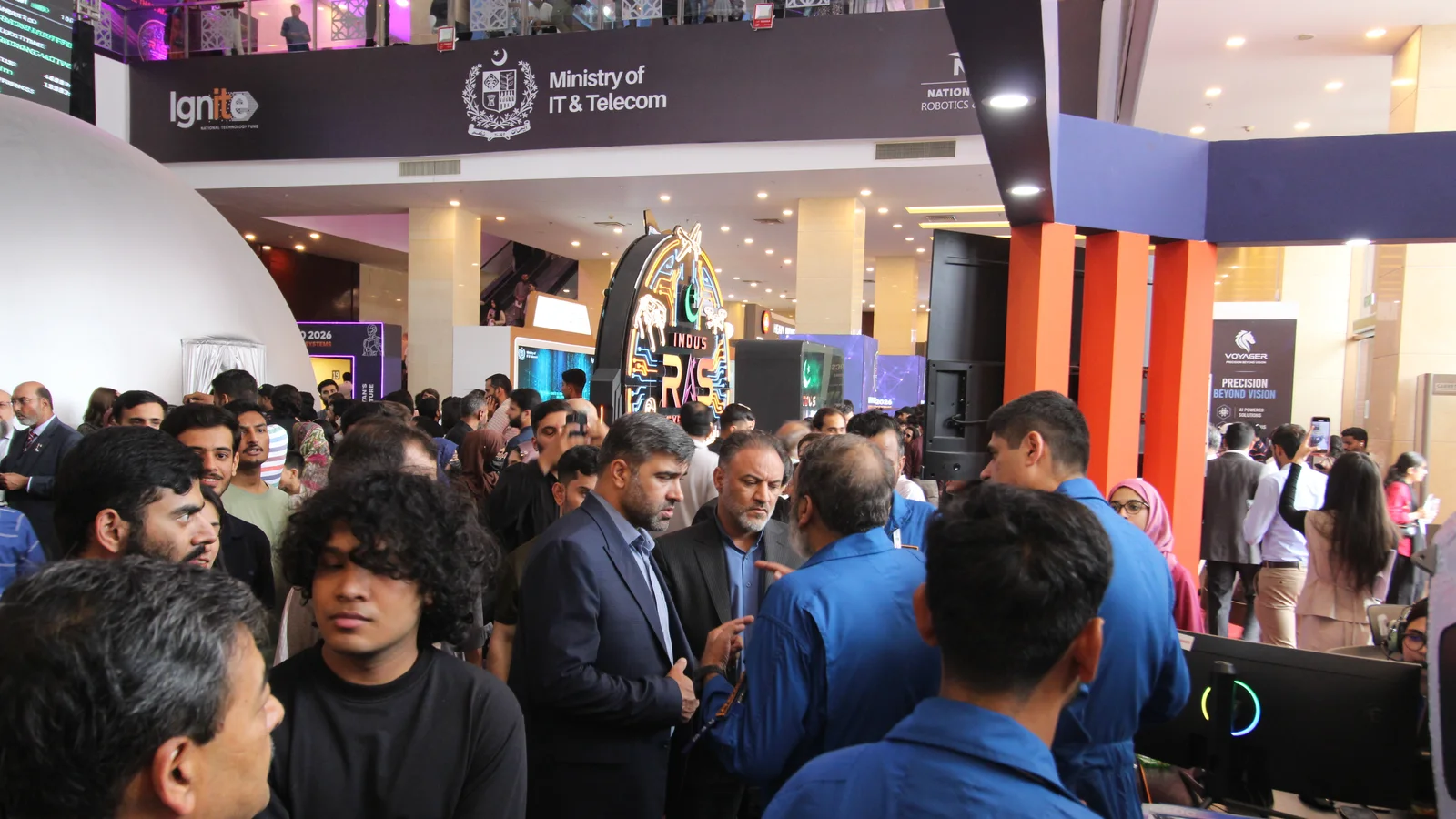 Visitors moving through the FSDC Aerosolutions stand